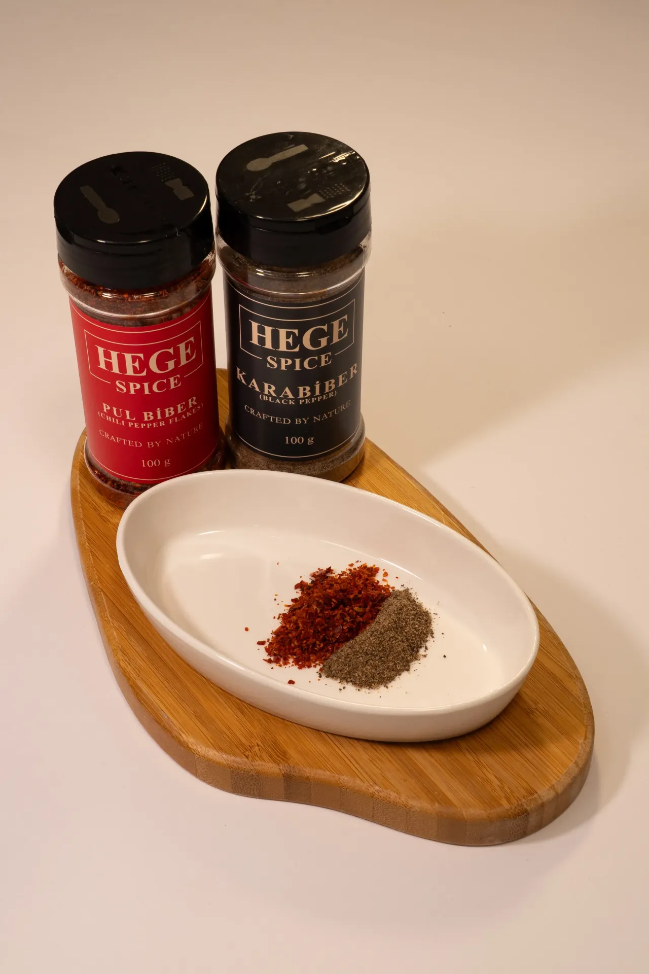 Hege Spice'tan %100 Organik Pul Biber & Karabiber